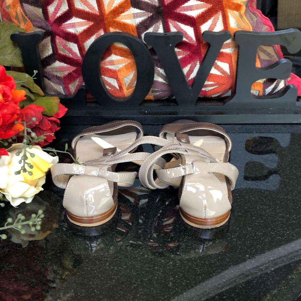 AGL Sandals - Picture 3 of 4